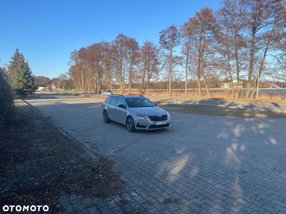 Skoda Octavia 2.0 TDI DSG RS - 10