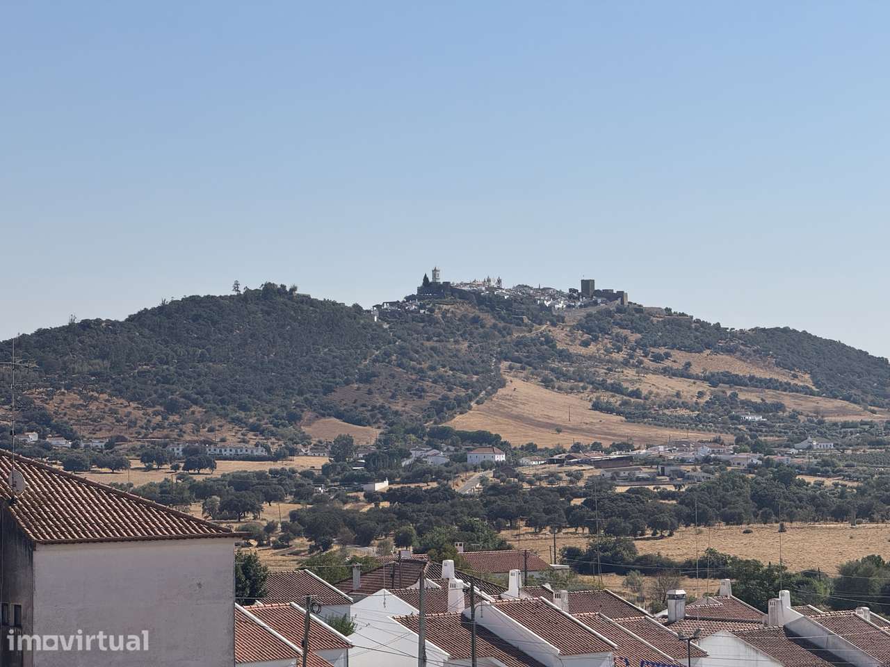Apartamento T2 novo a estrear com terraço amplo e vista para Monsaraz - Grande imagem: 2/11
