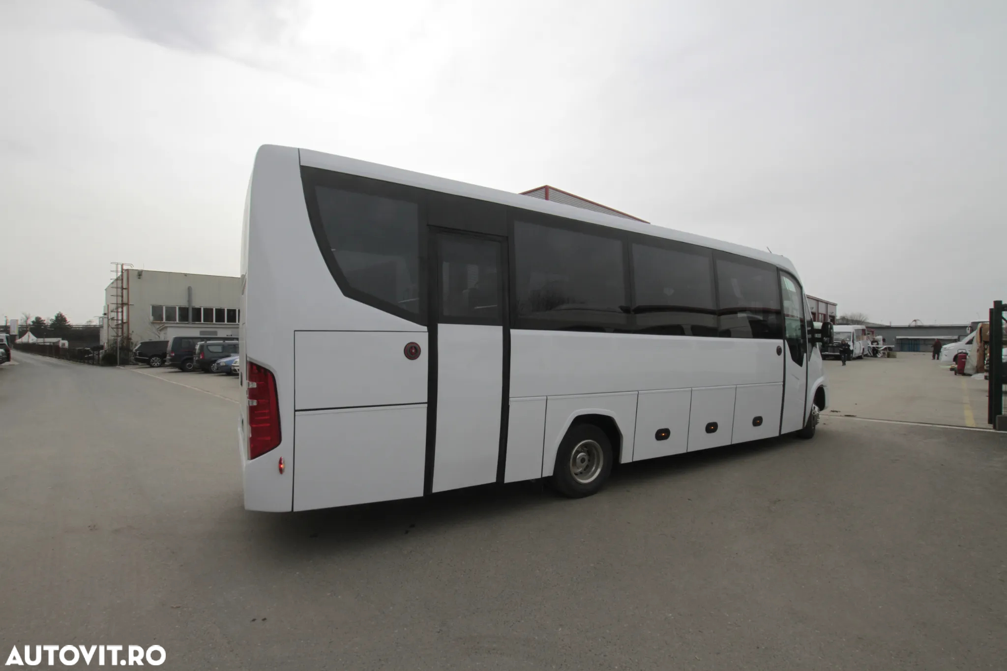 Iveco 70C18 29+1+1 locuri - 3