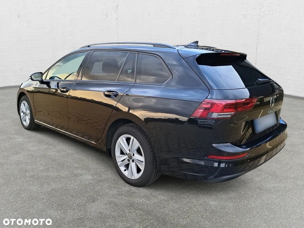 Volkswagen Golf - 8