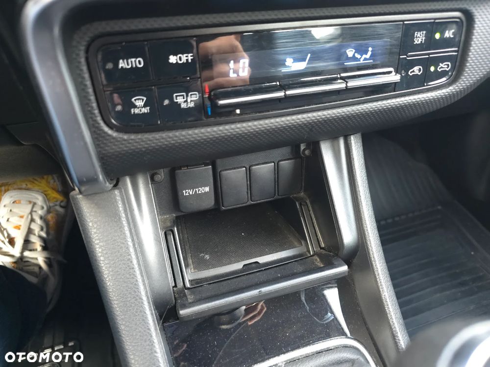 Toyota Auris 1.6 Premium - 27