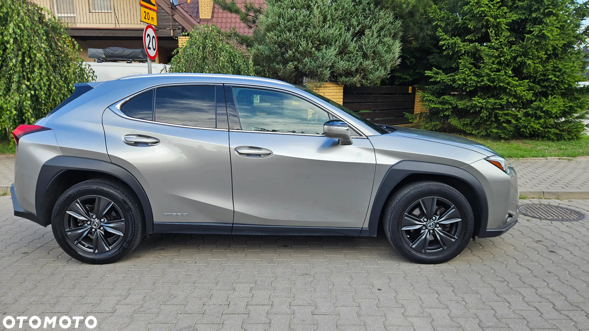 Lexus UX 250h Luxury Line - 4