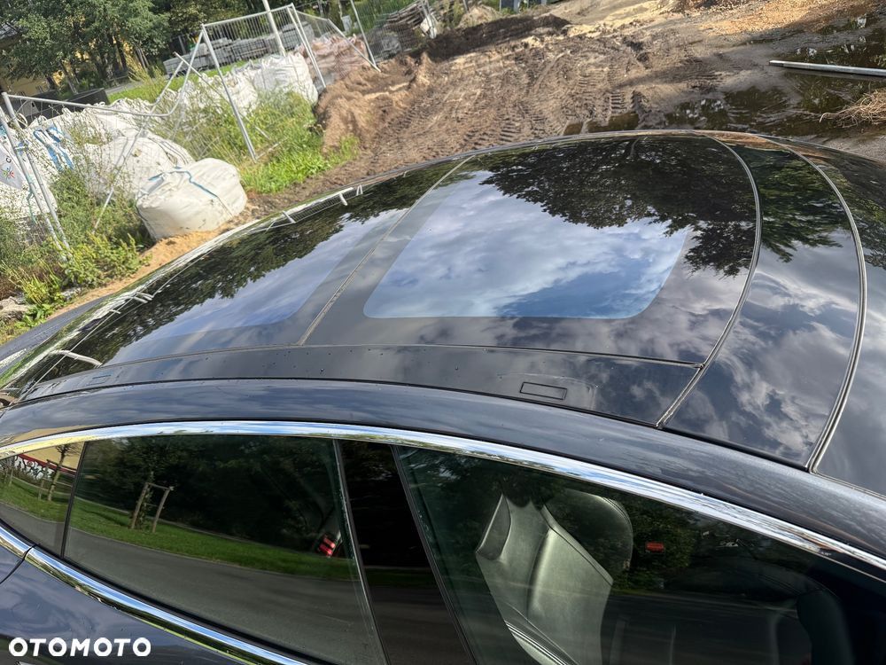 Tesla Model S - 8