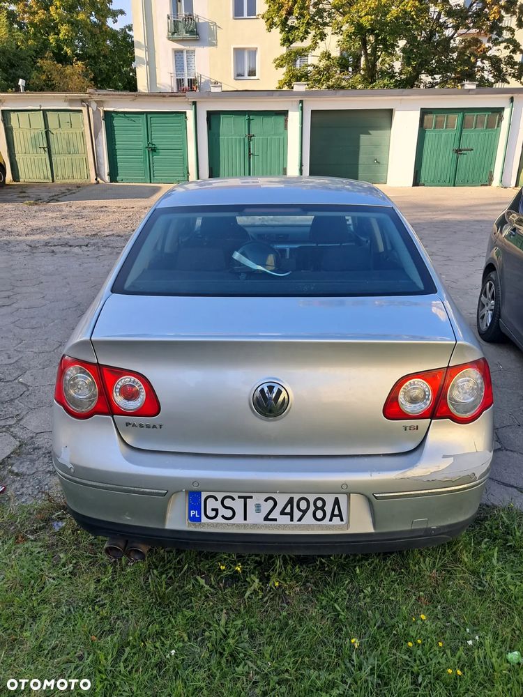Volkswagen Passat 1.8 TSI Comfortline - 2