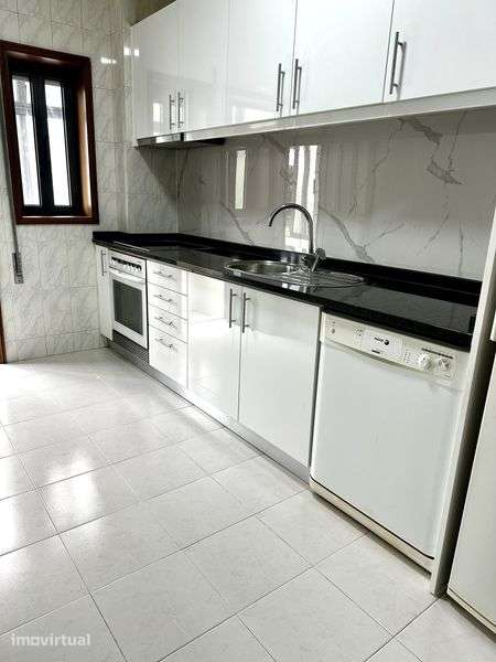 T2 com elevador e lugar de garagem - Grande imagem: 3/4