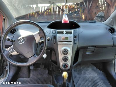 Toyota Yaris - 7