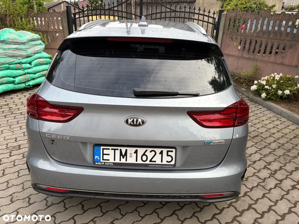 Kia Ceed 1.6 CRDi mHEV M - 6