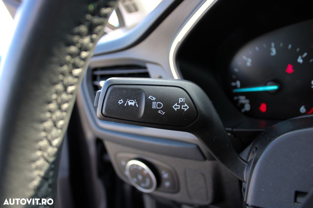 Ford Focus - 32