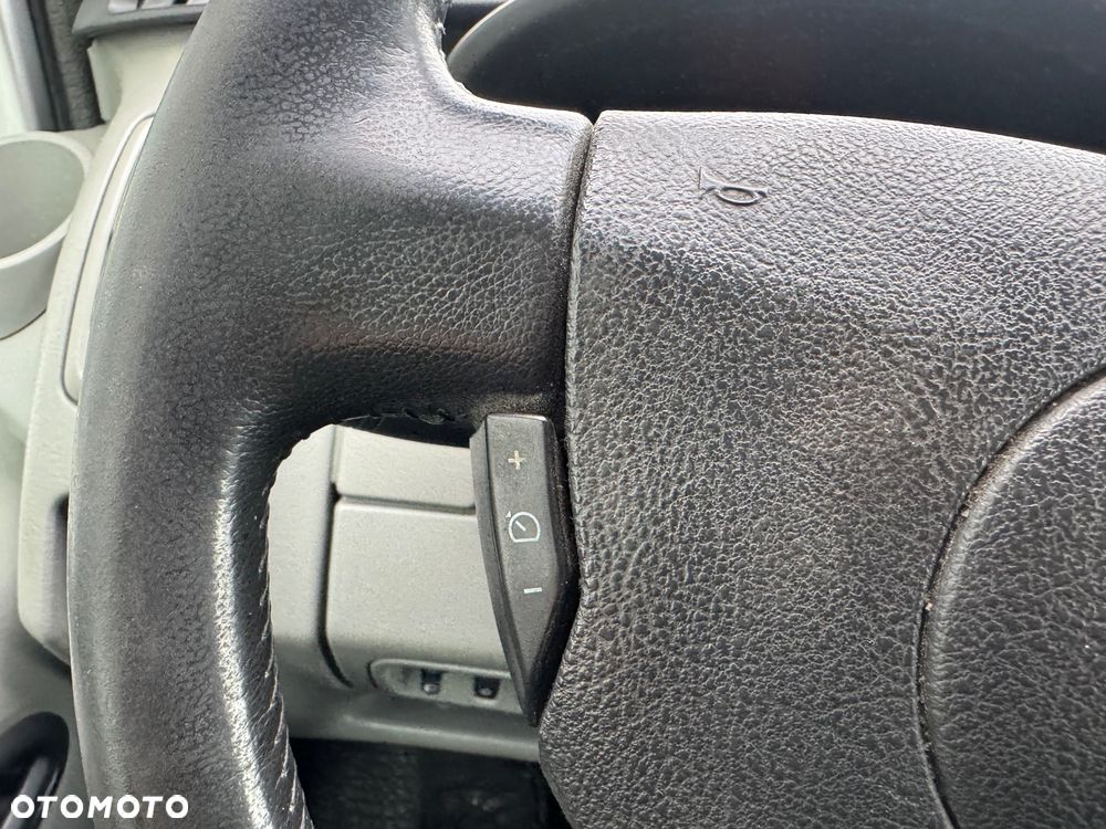 Opel Vivaro - 19