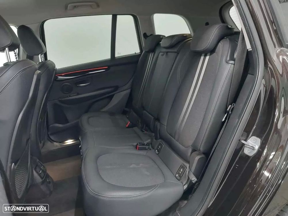 BMW 218 Gran Tourer i 7L Line Sport - 9