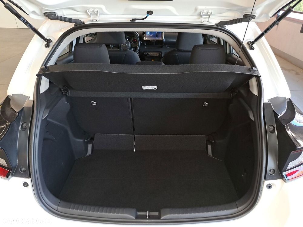 Toyota Yaris - 12