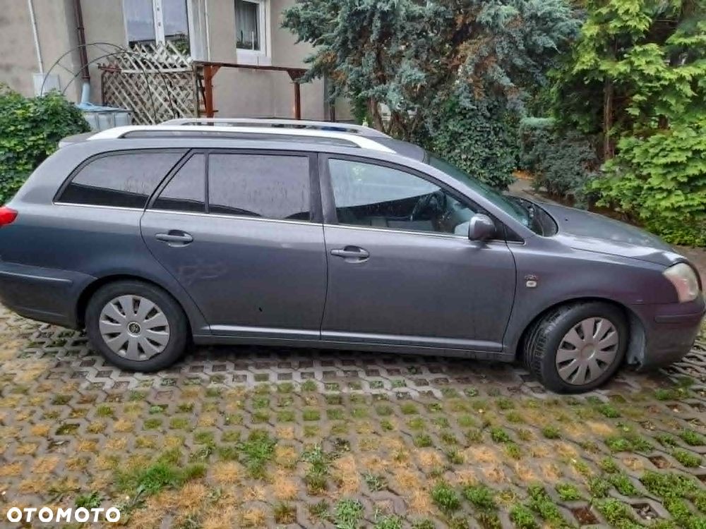 Toyota Avensis 2.0 D-4D Sol - 3