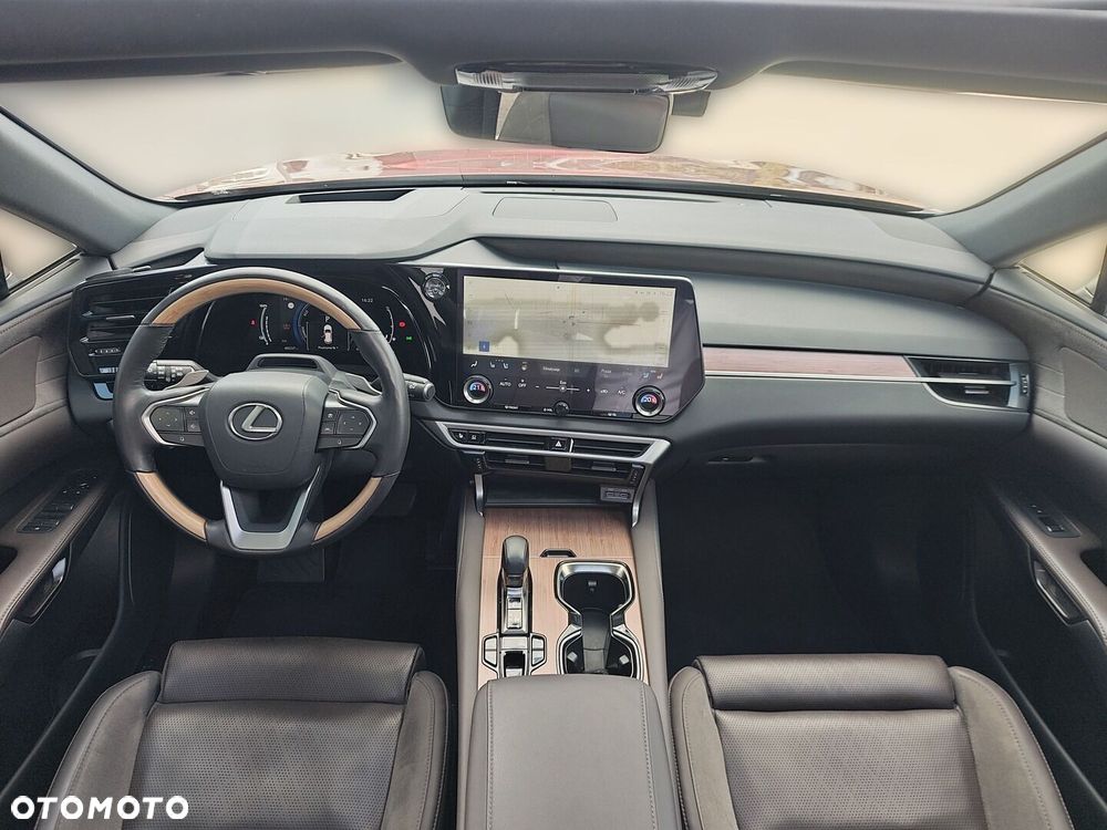 Lexus RX 450h+ Omotenashi - 32