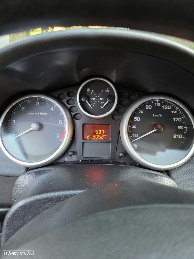 Peugeot 207 - 13