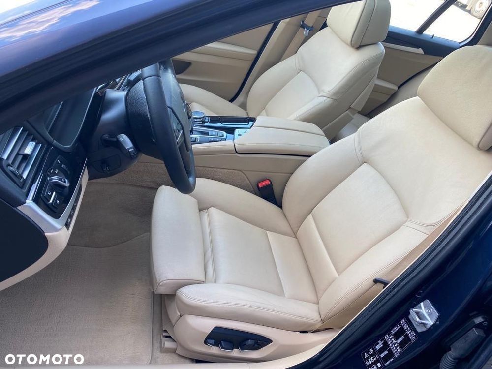 BMW Seria 5 520d xDrive - 11