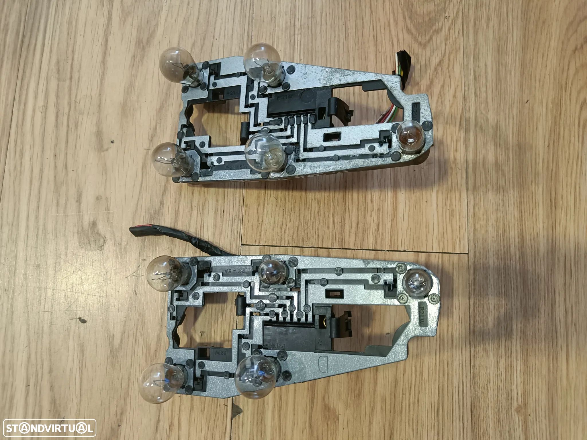 Placa suporte circuito lâmpadas farolim farol Peugeot 106 1997 a 2002 - 1