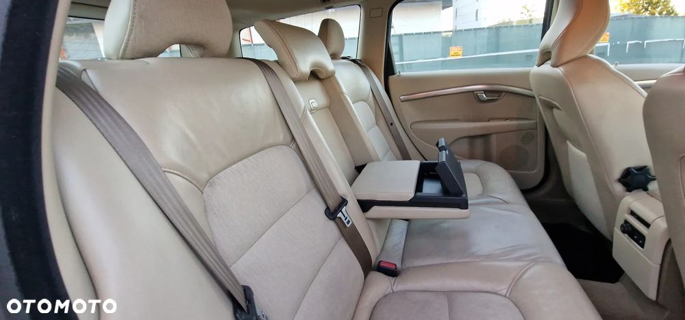 Volvo V70 2.0 Momentum - 38