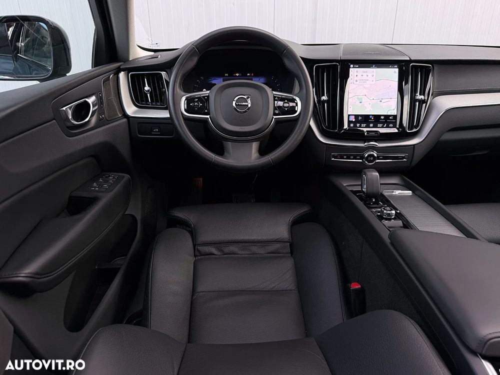 Volvo XC 60 B4 MHEV AT AWD Ultimate Dark - 21