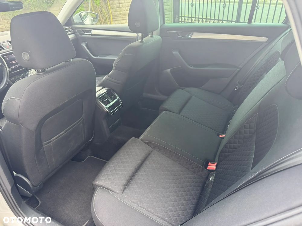 Skoda Superb 2.0 TDI DSG Ambition - 11