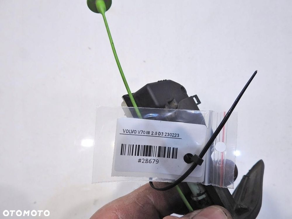 SIŁOWNIK KLAPKI WLEWU PALIWA VOLVO V70 III - 4