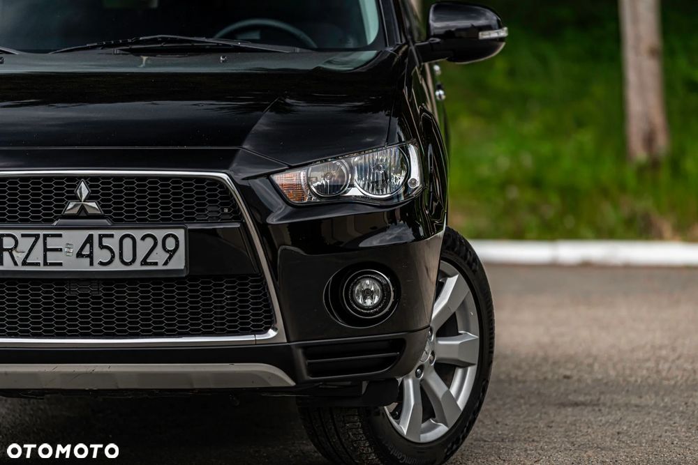 Mitsubishi Outlander - 11