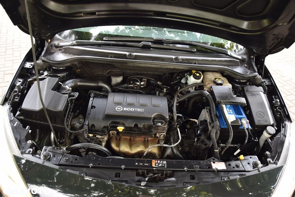 Opel Astra 1.4 ecoFLEX - 22