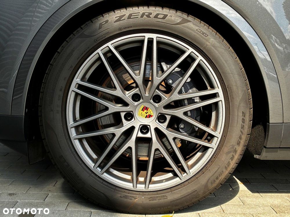 Porsche Cayenne - 16
