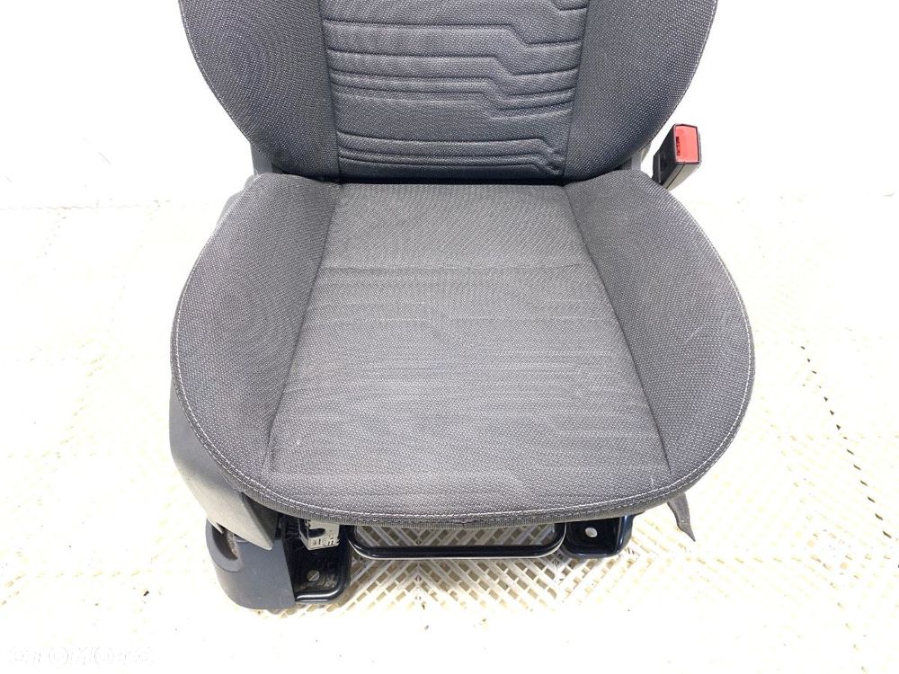 FOTEL PRAWY PRZÓD FORD TOURNEO CONNECT / GRAND TOURNEO CONNECT V408 nadwozie wielko 2013 - 2022 1.5 - 3