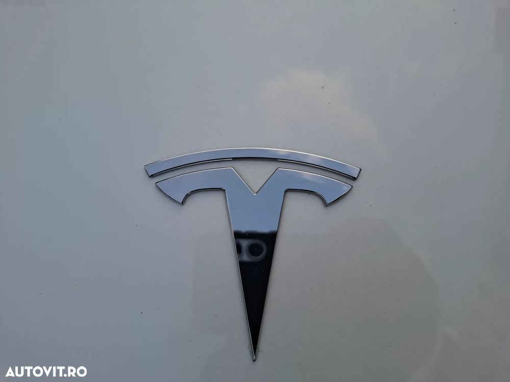 Tesla Model 3 - 11