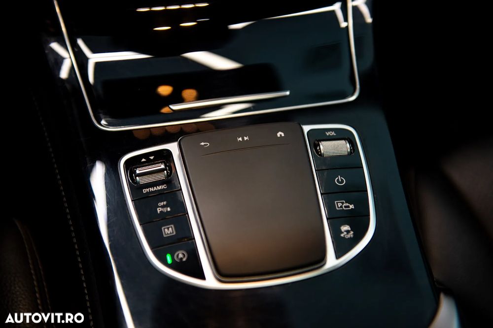 Mercedes-Benz GLC 300 d 4MATIC - 28