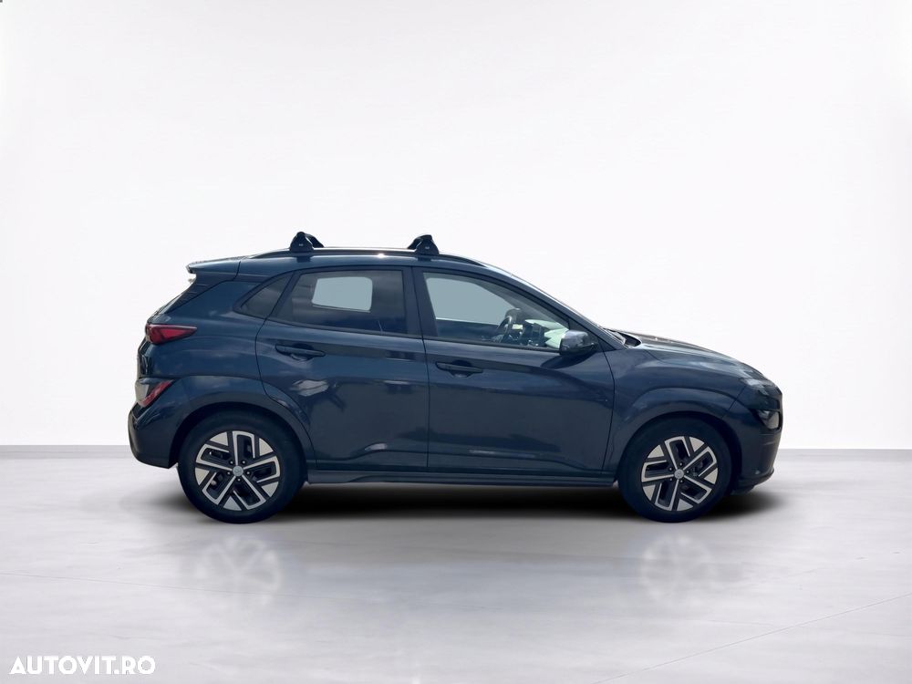 Hyundai KONA - 7