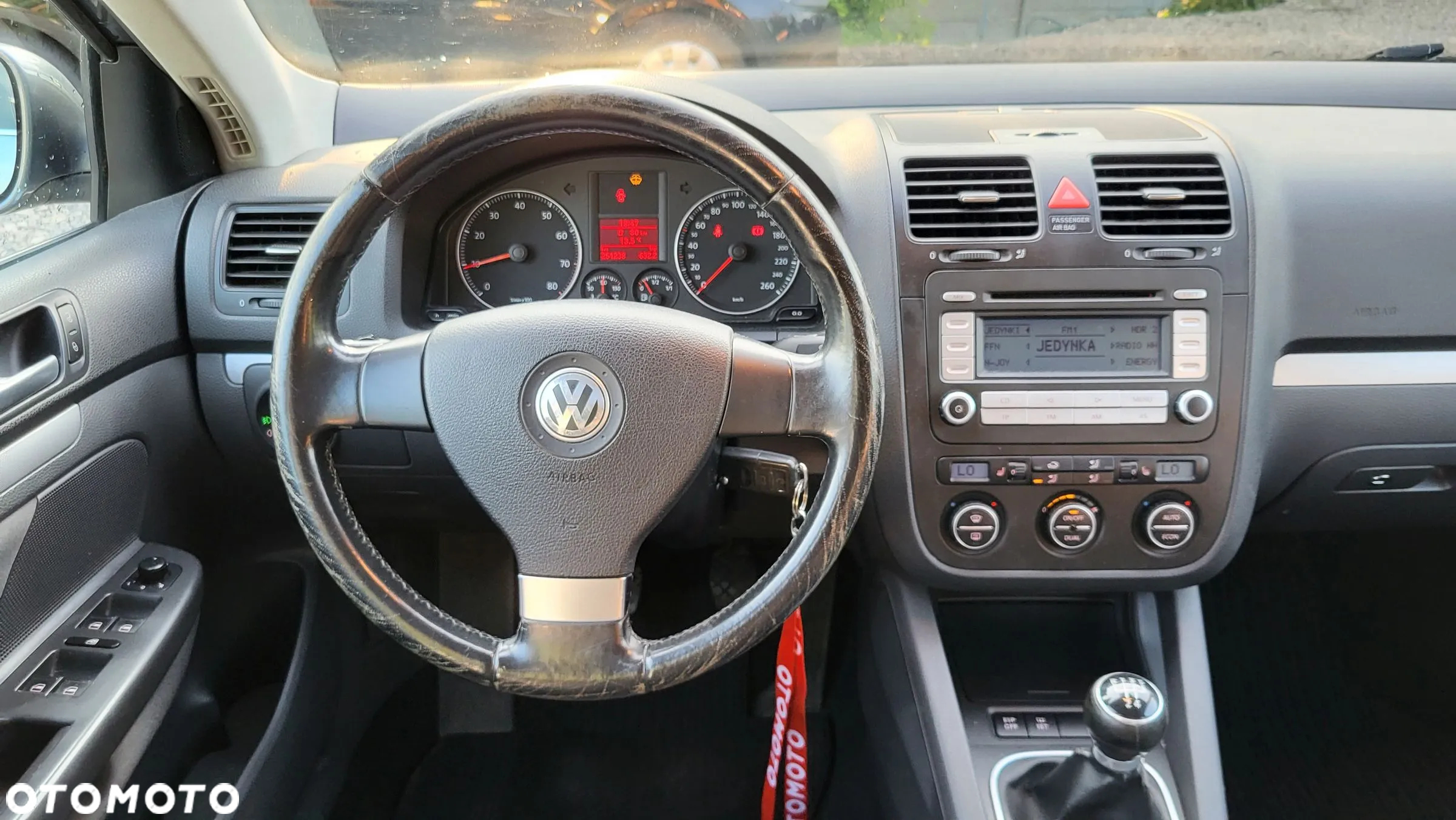 Volkswagen Golf 1.6 Comfortline - 22