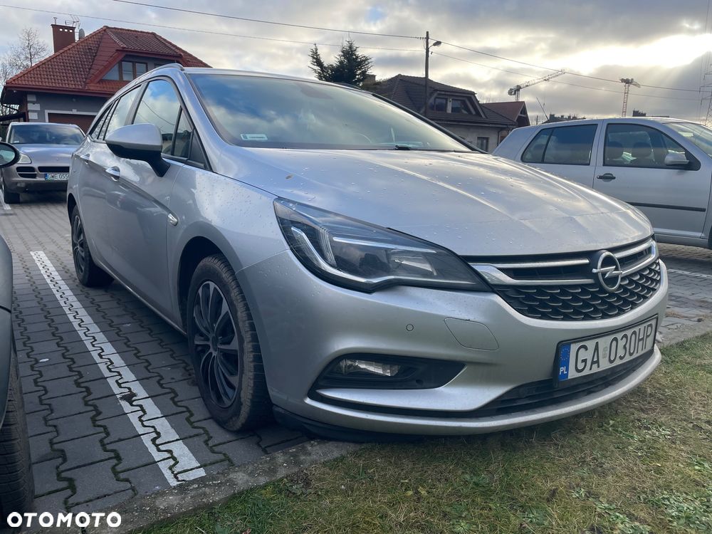 Opel Astra 1.6 CDTI Essentia S&S - 1