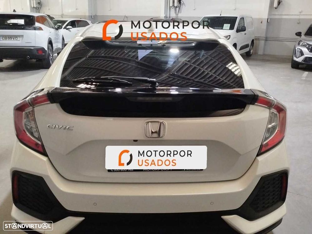 Honda Civic 1.0 i-VTEC Executive Premium - 23