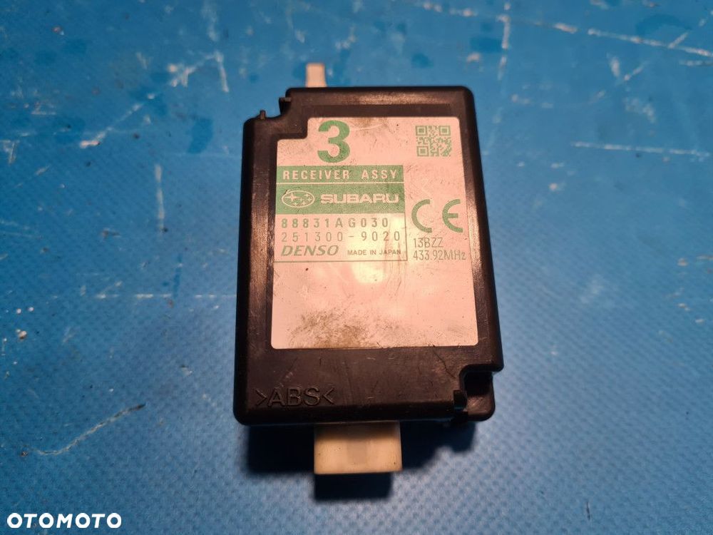 WZMACNIACZ ANTENOWY SUBARU IMPREZA III GH - 1