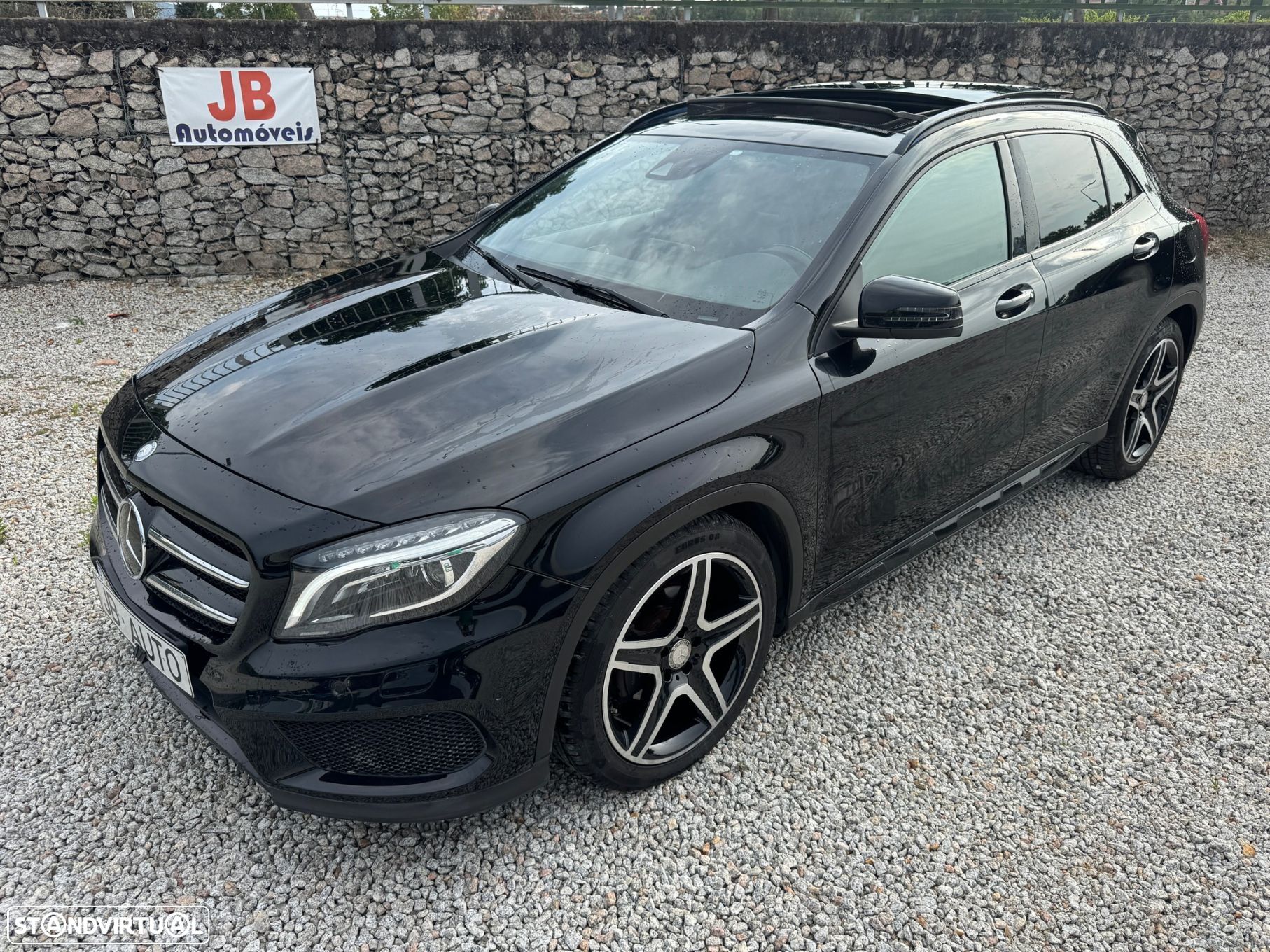 Mercedes-Benz GLA 200 - 1