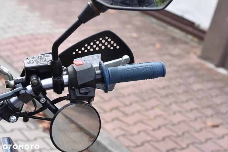 Yamaha WR - 28