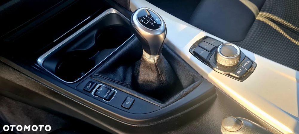 BMW Seria 3 316i - 30