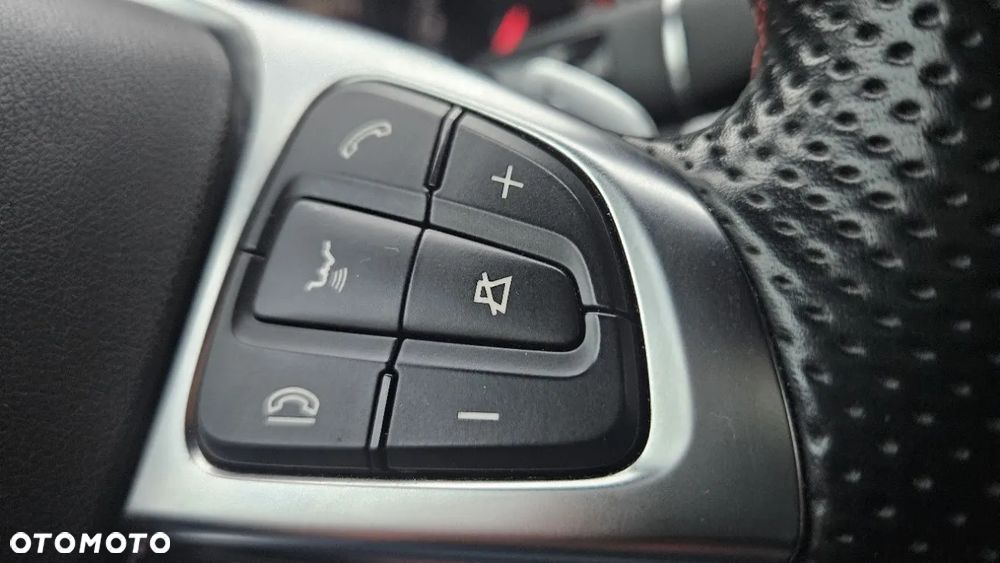 Mercedes-Benz CLA 200 7G-DCT AMG Line - 25