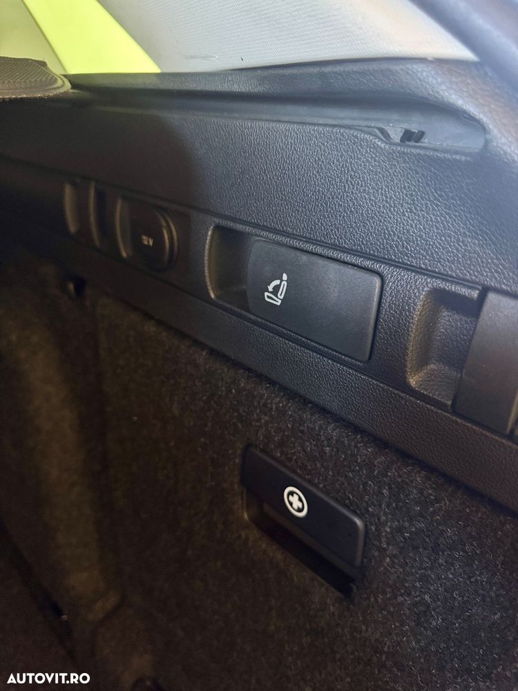 Skoda Superb 2.0 TDI DSG Premium Edition - 15