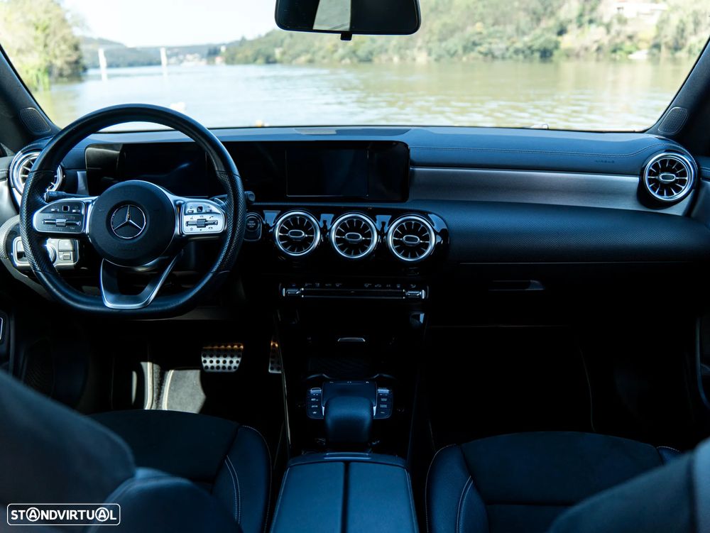 Mercedes-Benz CLA 250 - 25