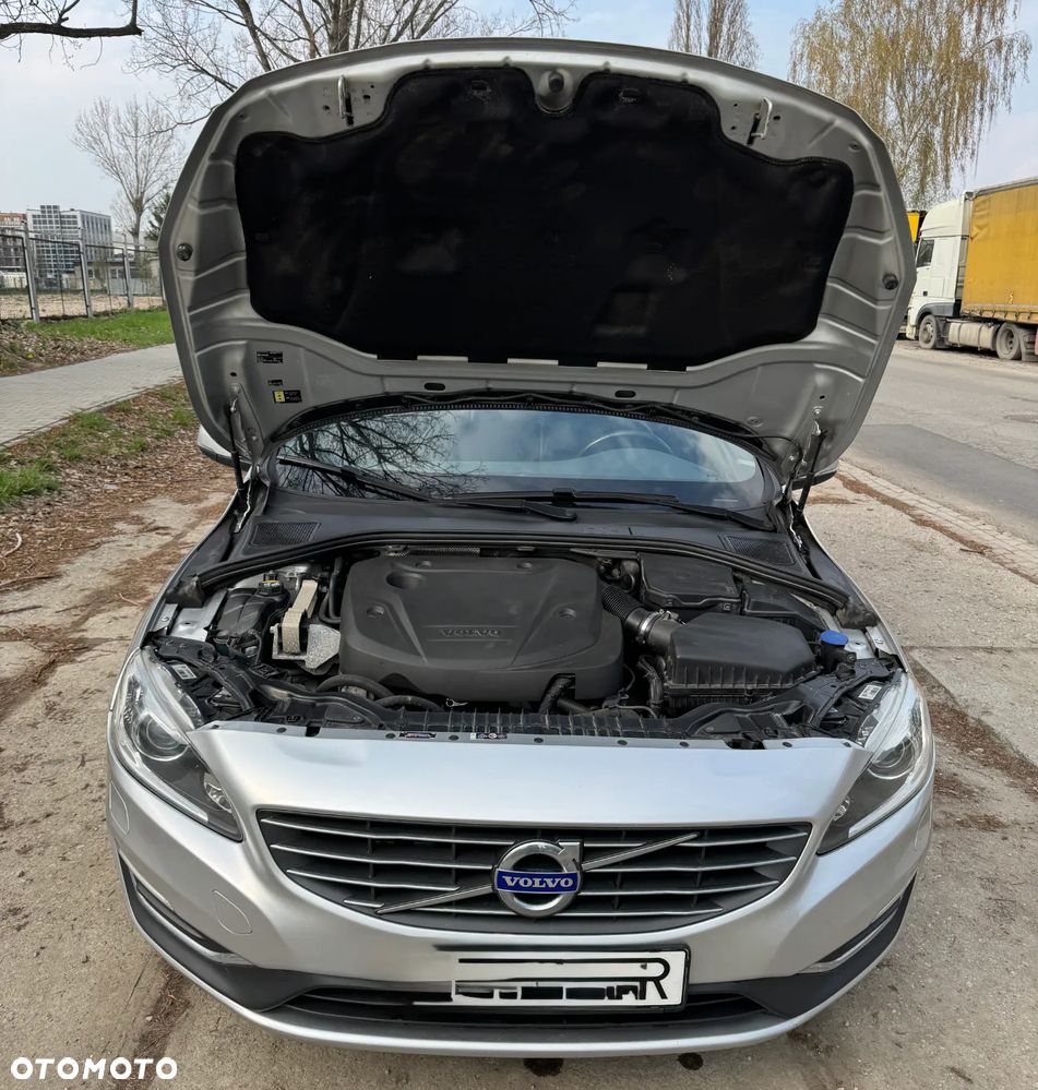 Volvo V60 D4 Geartronic Momentum - 16