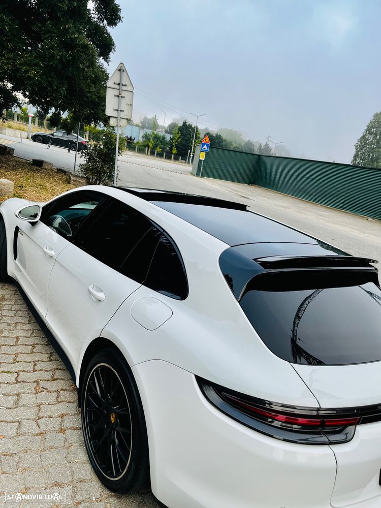 Porsche Panamera 4 E-Hybrid 10 Years Edition - 8