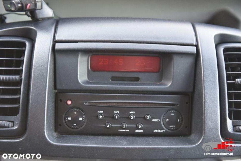 Renault Trafic - 25
