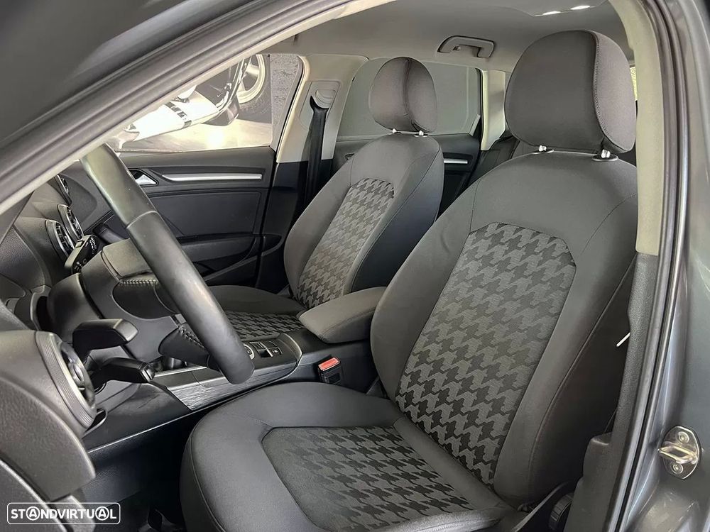Audi A3 Sportback 1.6 TDI Attraction Ultra - 8