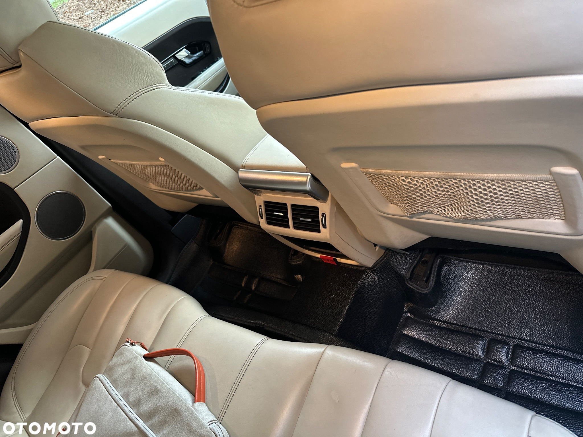 Land Rover Range Rover Evoque - 17