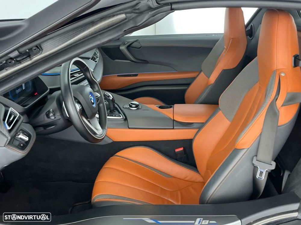 BMW i8 Roadster - 11