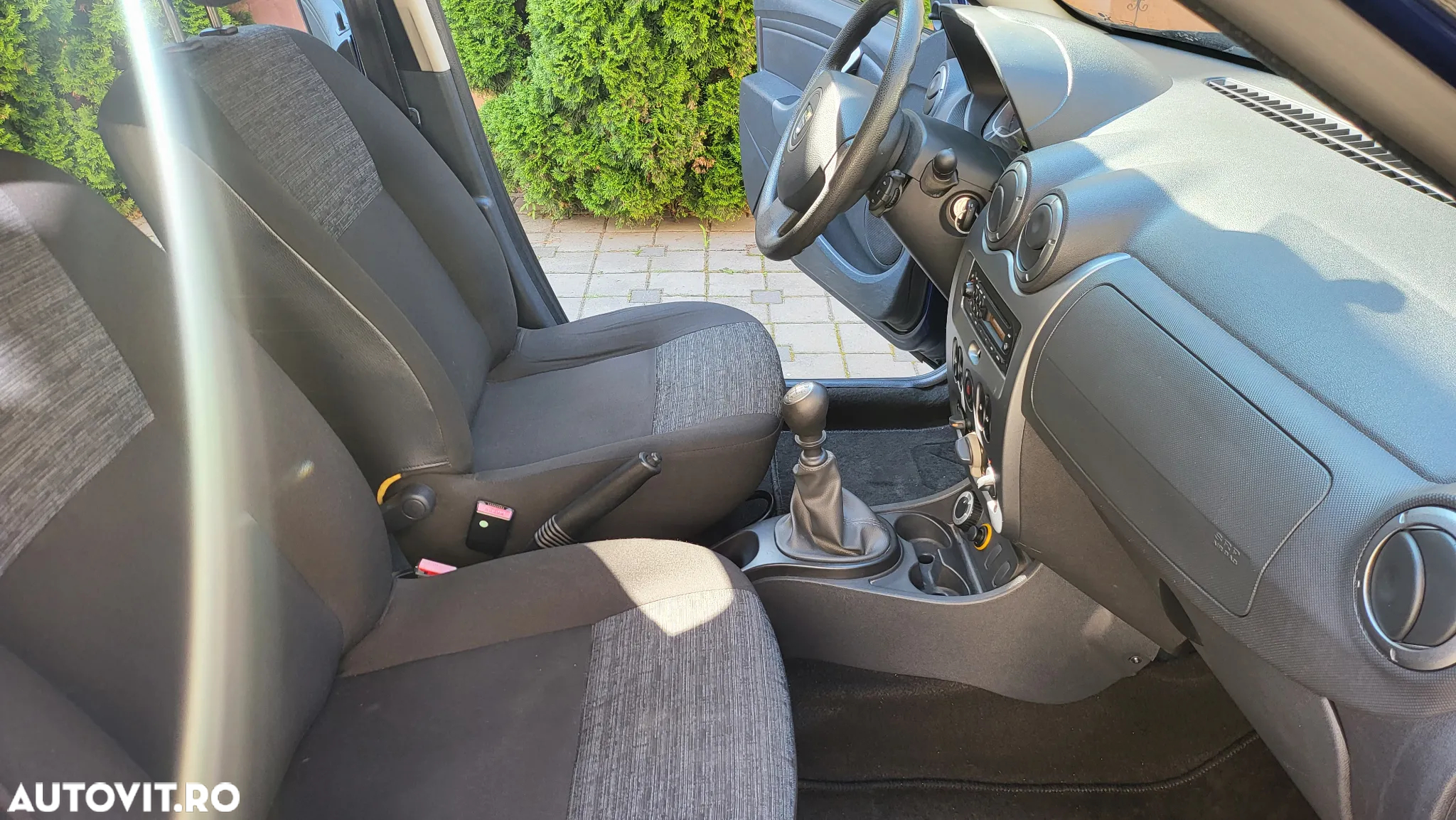 Dacia Duster 1.6 16V 4x4 Ambiance - 30