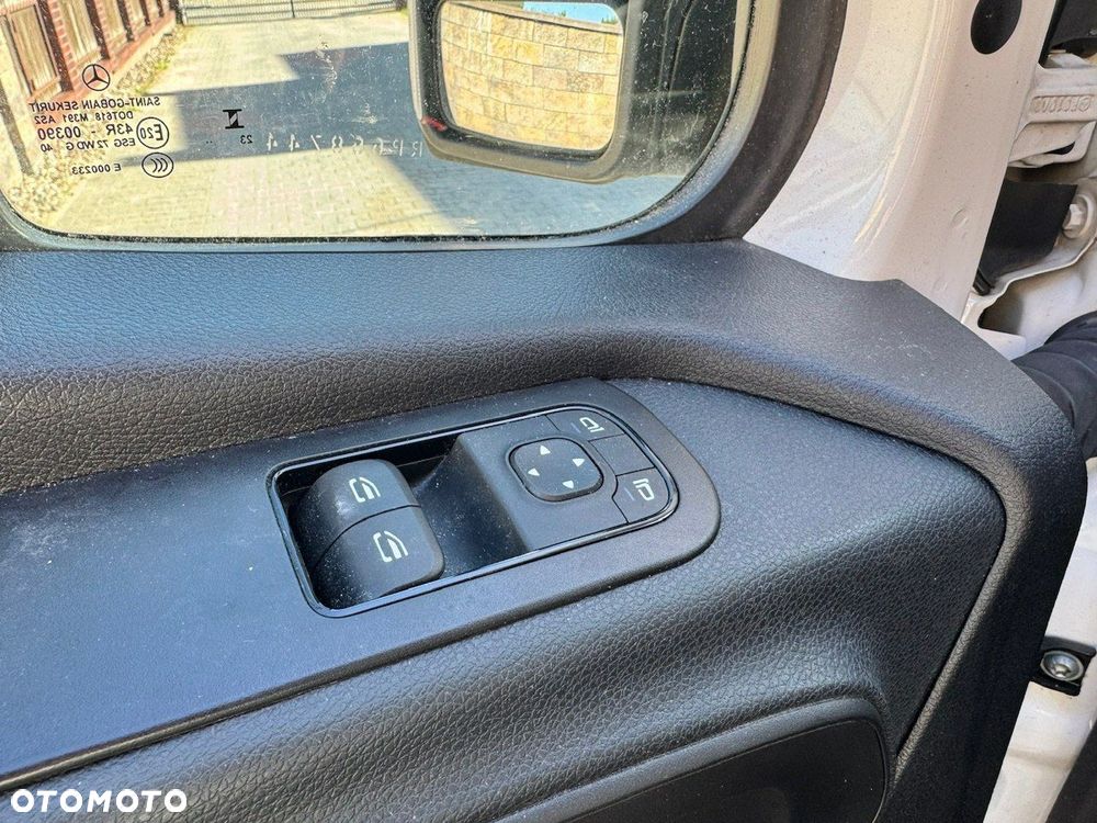 Mercedes-Benz Sprinter - 17