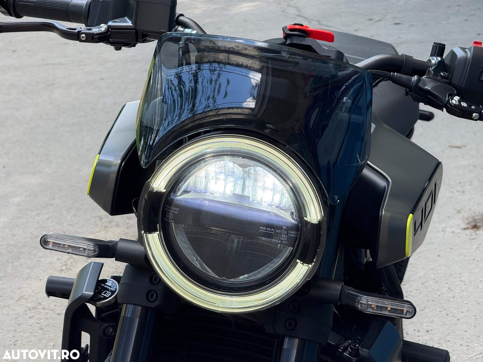 Husqvarna Svartpilen 401 - 14